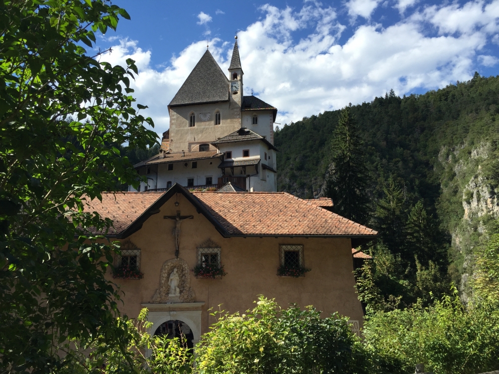 Il santuario di San Romedio - Casa Pioncla Apartments